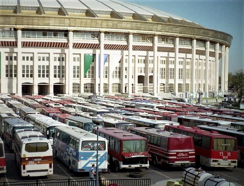 Рынок в лужниках в 90 е фото