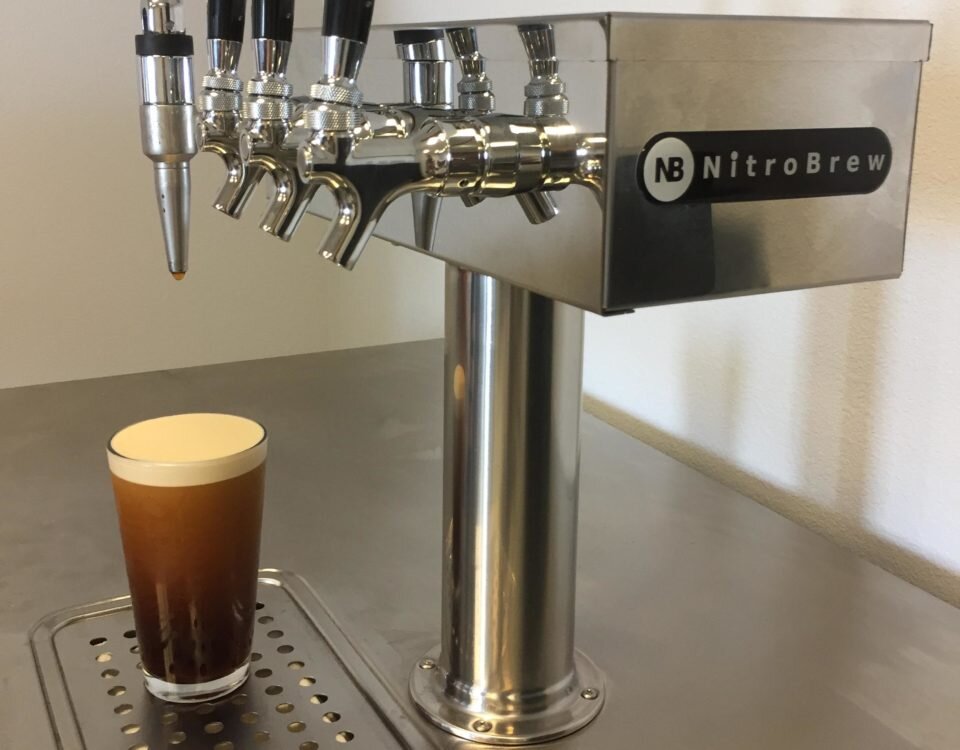 Нитро кофе что это. Nitro Cold Brew. Нитро кофе. Nitro Coffee Омск.