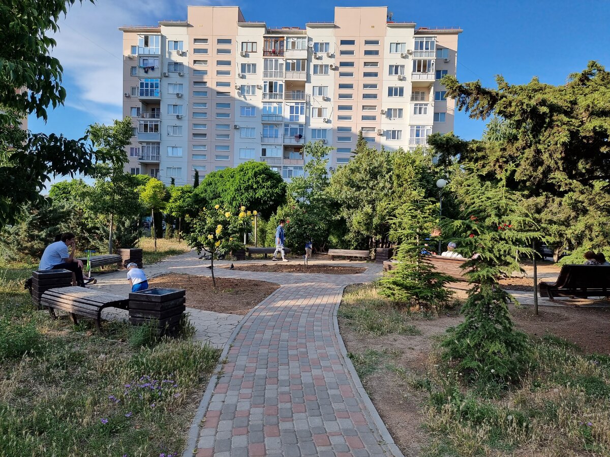 Жилая застройка подобралась очень близко к границам парка