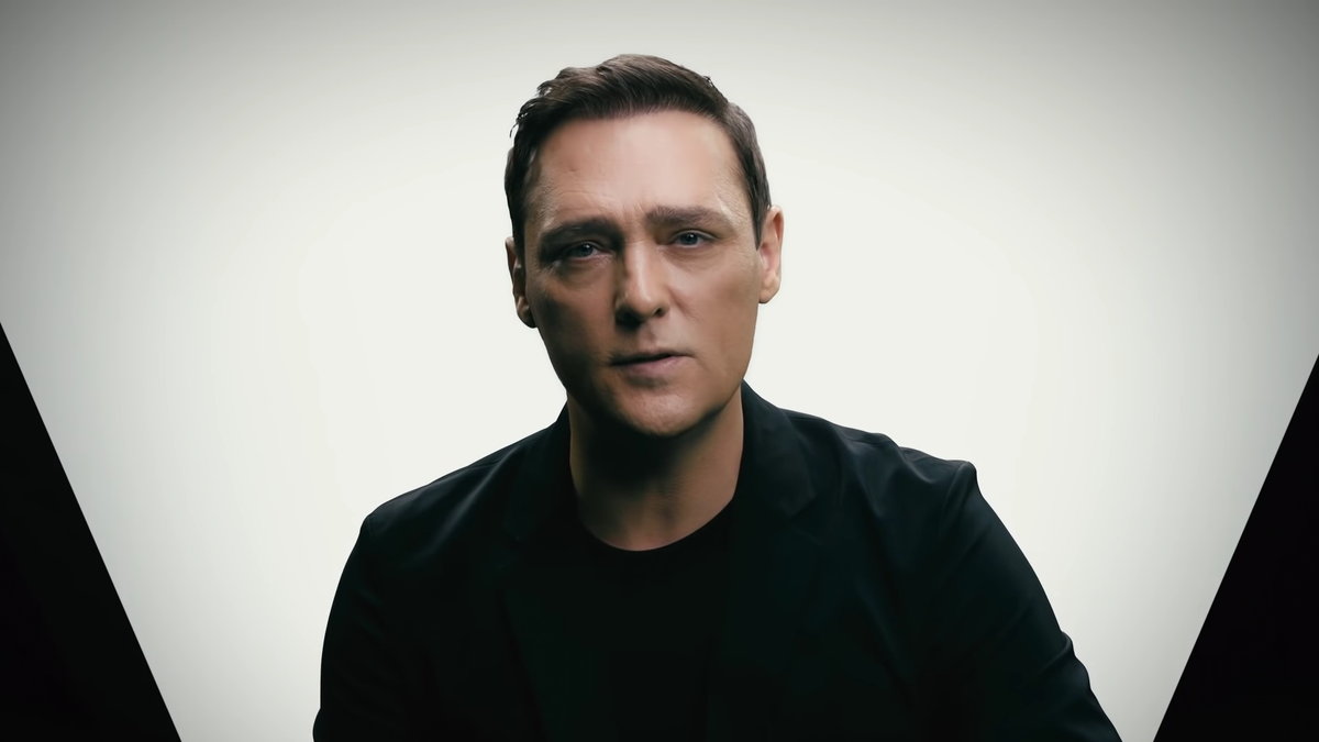 Кадр из клипа на песню "Не спорь со мной". Источник сеть интернет.