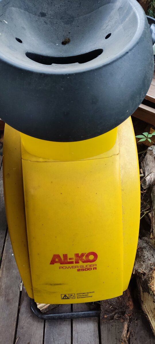 Верный помощник в саду. 