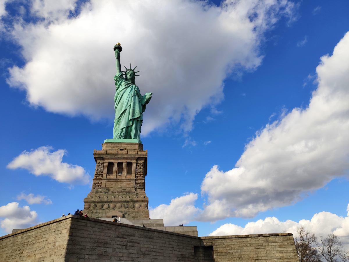 Ну это вы сами знаете. Кстати вблизи она довольно маленькая. 