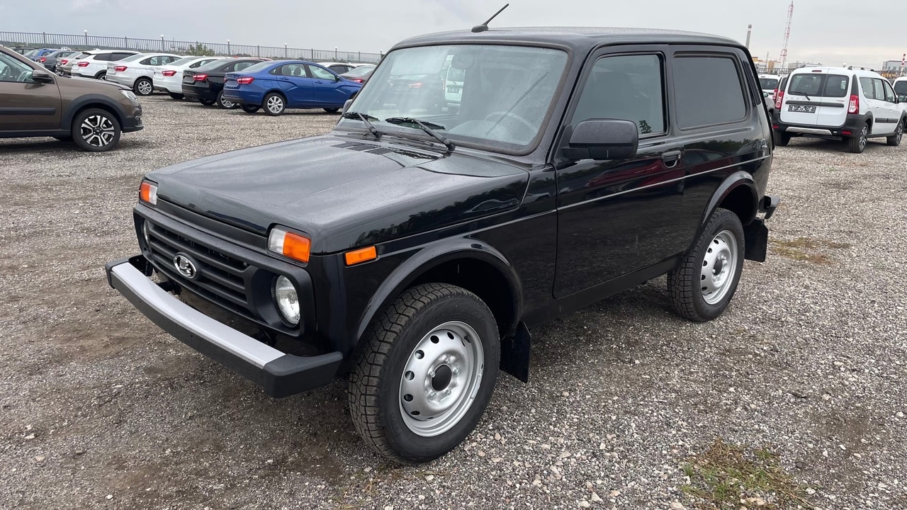 СКОЛЬКО СТОИТ САМАЯ ГОЛАЯ НИВА? Купили самую дешевую LADA NIVA LEGEND  CLASSIC 2022 без подушек и АБС