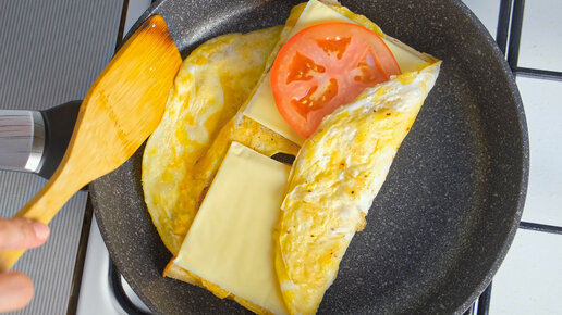 Бутерброды с красной икрой, плавленым сыром и яйцом