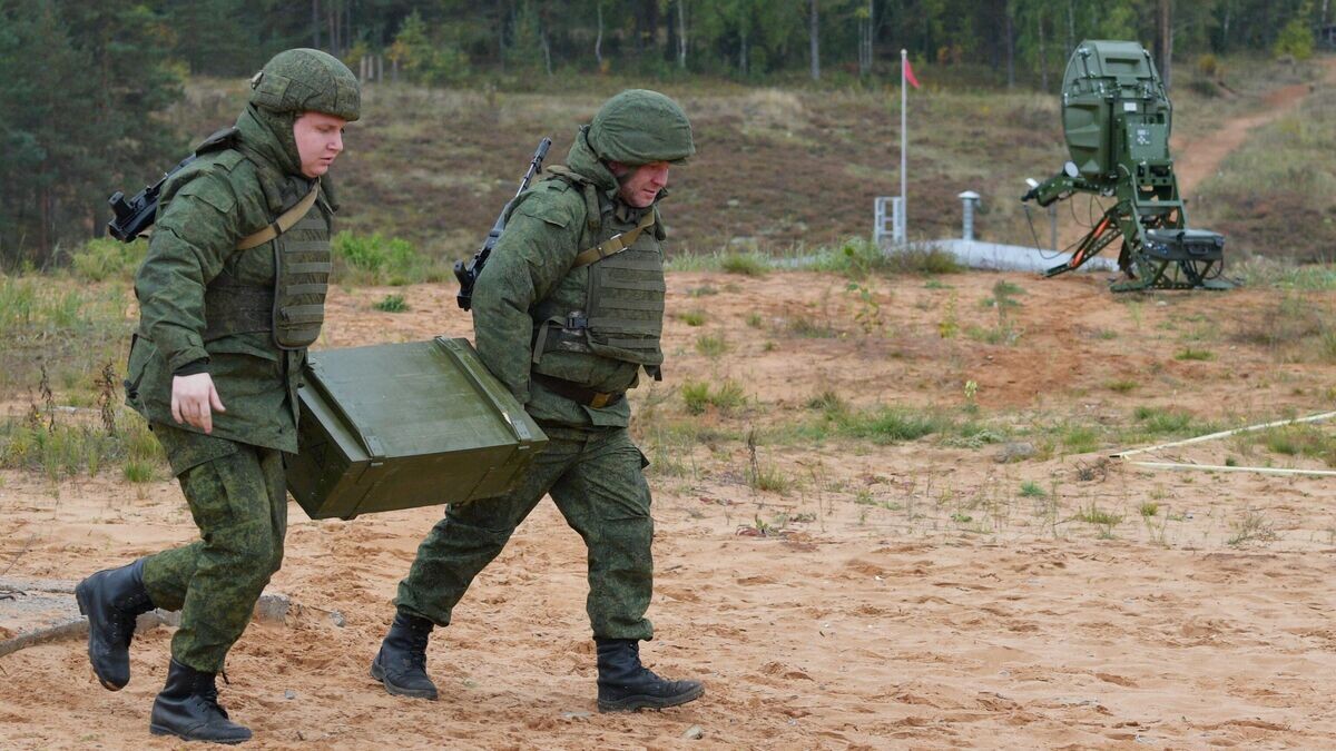    Мобилизованные граждане во время занятий по боевой подготовке на базе военного полигона в Ленинградской области© РИА Новости / Александр Гальперин