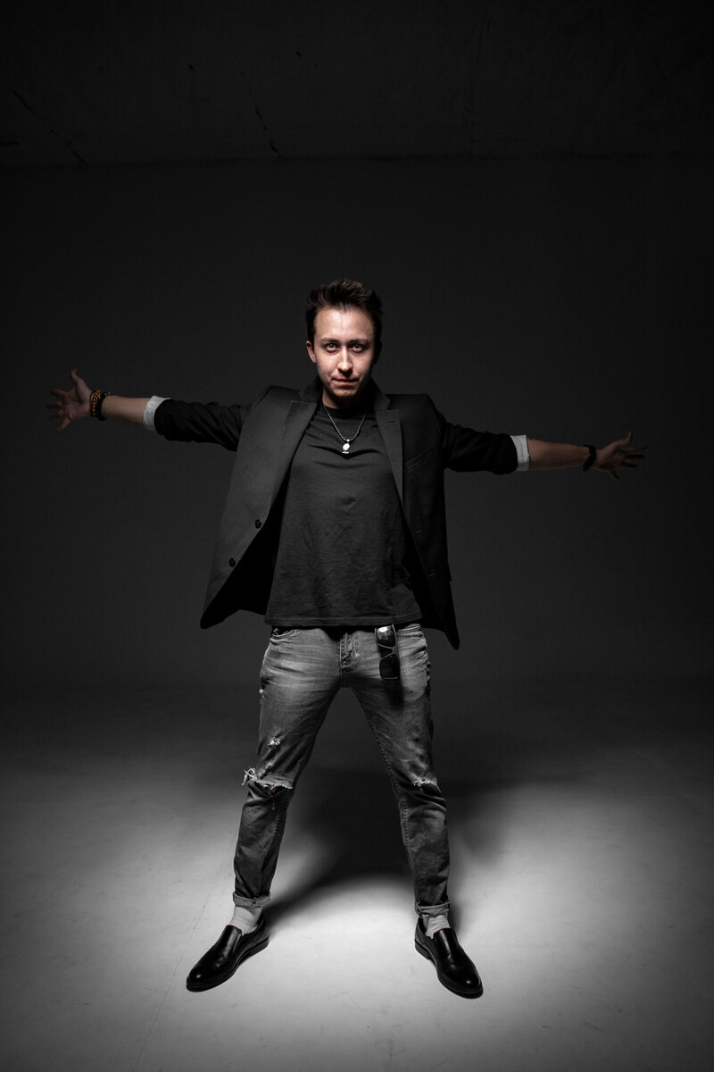 Станислав Романов. Актер театра и кино, сценарист, музыкант, основатель школы развития талантов "Celestiall"