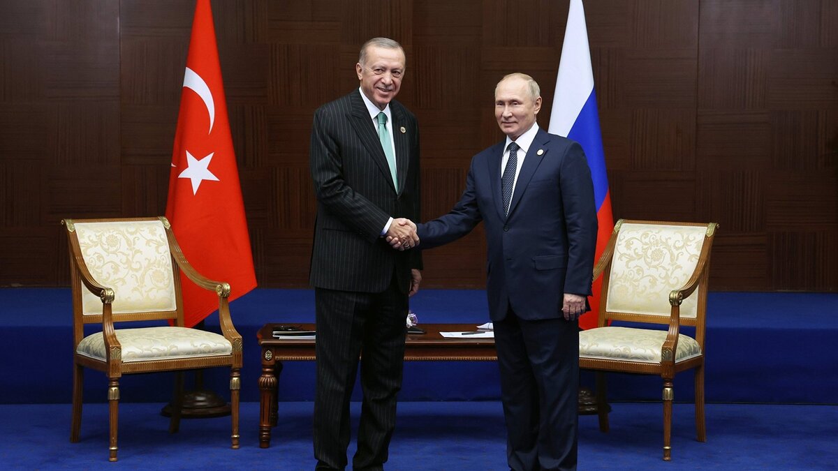    Президент РФ В. Путин встретился с президентом Турции Р. Т. Эрдоганом© POOL