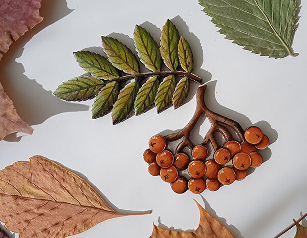 Комплект брошей "Рябиновая веточка"