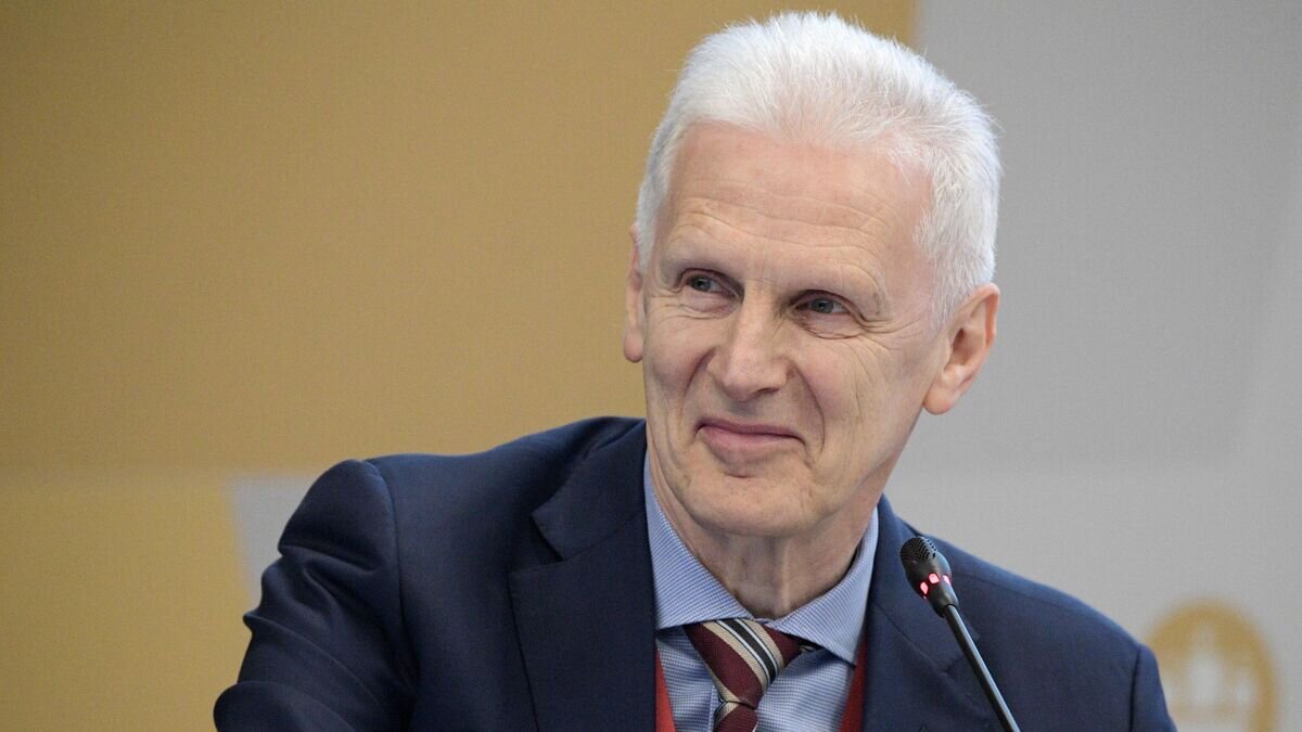    Помощник президента РФ Андрей Фурсенко на ПМЭФ-2022© РИА Новости / Александр Гальперин