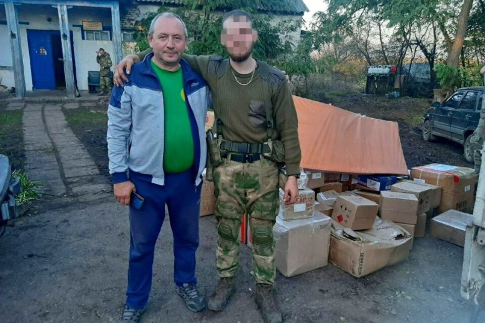     Участник акции «Весточка из дома» Алексей со своим сыном Иваном  из личного архива героя(ев) публикации