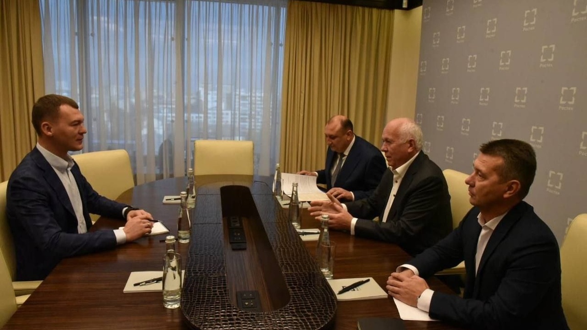     С генеральным директором госкорпорации Михаил Дегтярев обсудил работу Ростеха в регионе. В фокусе внимания были наращивание производства на КнААЗа имени Гагарина и подготовка к выпуску импортозамещанного Суперджета.