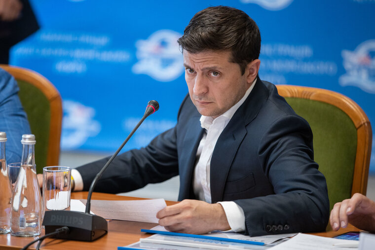    Владимир Зеленский допускает возврат Крыма невоенным путем