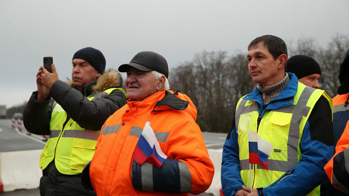    Первые два этапа строительства Западной хорды в Ростове обойдутся в 6,6 миллиарда рублей, сообщается на сайте государственных закупок.