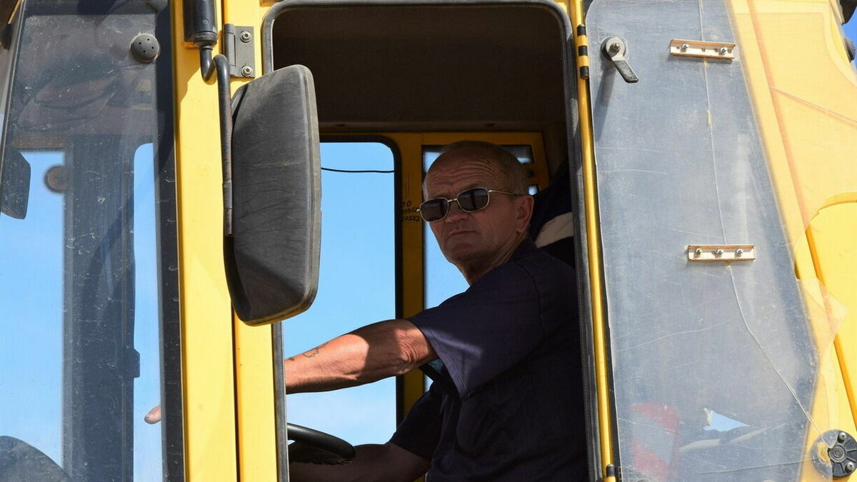     Водители Ростова-на-Дону заняли третье с конца место в рейтинге грубых водителей российских городов-миллионников, опрос провел сервис SuperJob.