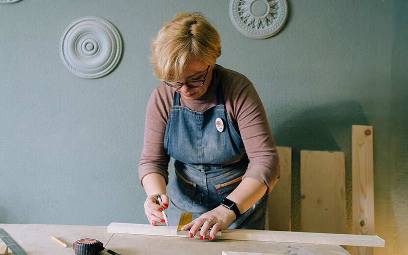  Лена с детства любила делать что-то своими руками, шить, мастерить. Фото: Маша Бакланова