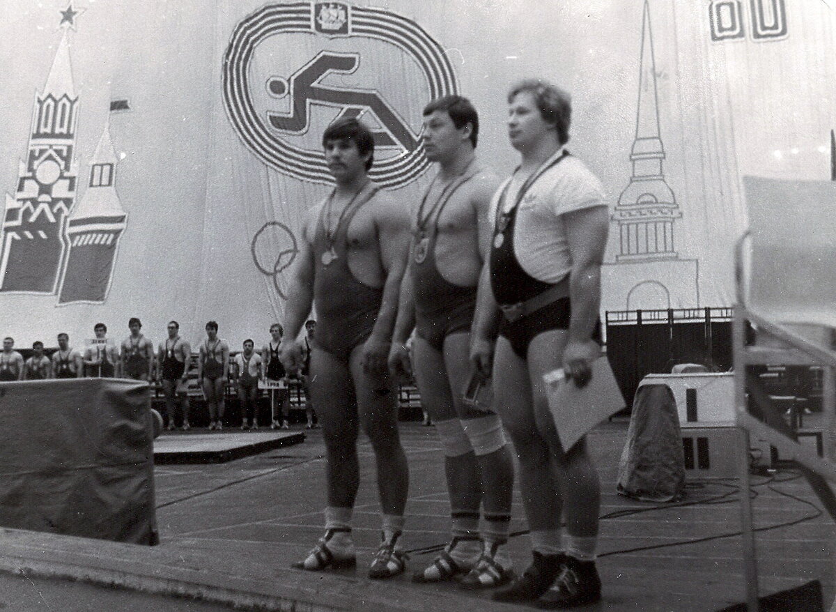 Спортсмены советского союза. Триумф советского спорта. СССР 1970-Е спорт. Советский спортсмен чемпион Ленинграда. СССР 1985 тяжелая атлетика Ленинград.