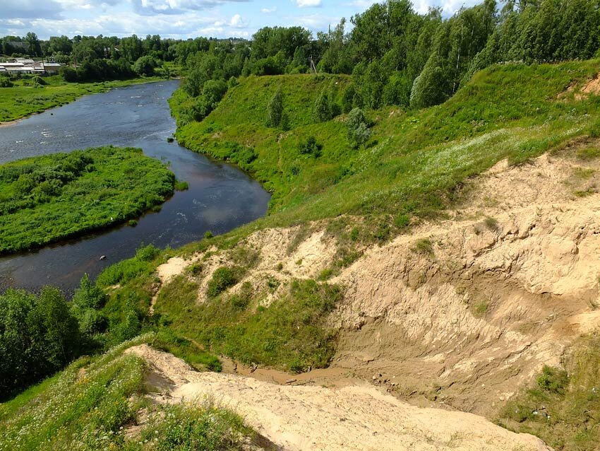 Река мста. Река Мста Боровичи. Река Мста Новгородская область. Река Мста Тверская область. Берег реки Мста в Боровичах.