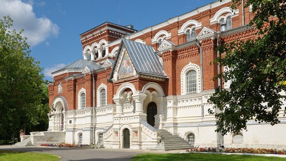 Музей хрусталя / Фото: Shutterstock (Elena Koromyslova) 