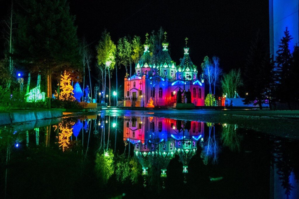 Покровский храм бийск. Церковь покрова пресвятой богородицы бийск. Архитектура города бийска. Куда можно сходить в бийске. Город бийск алтайский край.