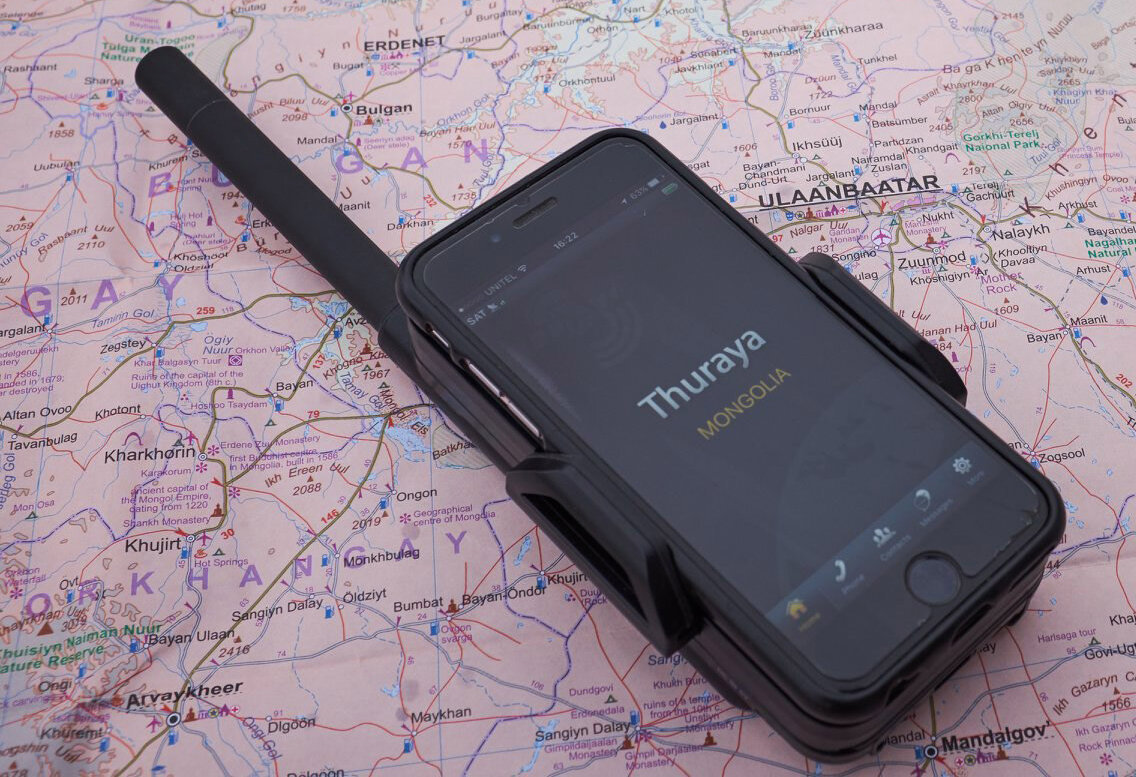 Так ваш смартфон крепится к Thuraya SatSleeve+