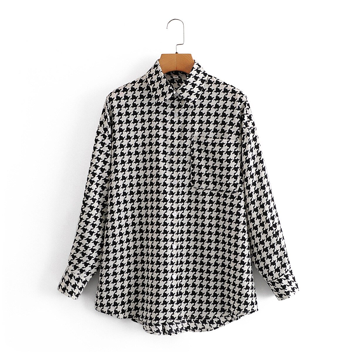 Женская рубашка в клетку без воротника