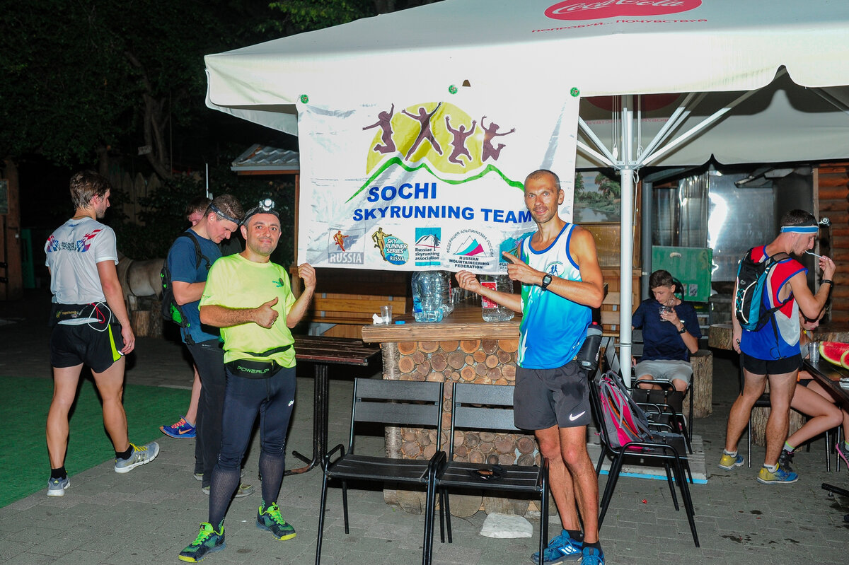 С Арменом Назаряном после восхождения на Ахун.