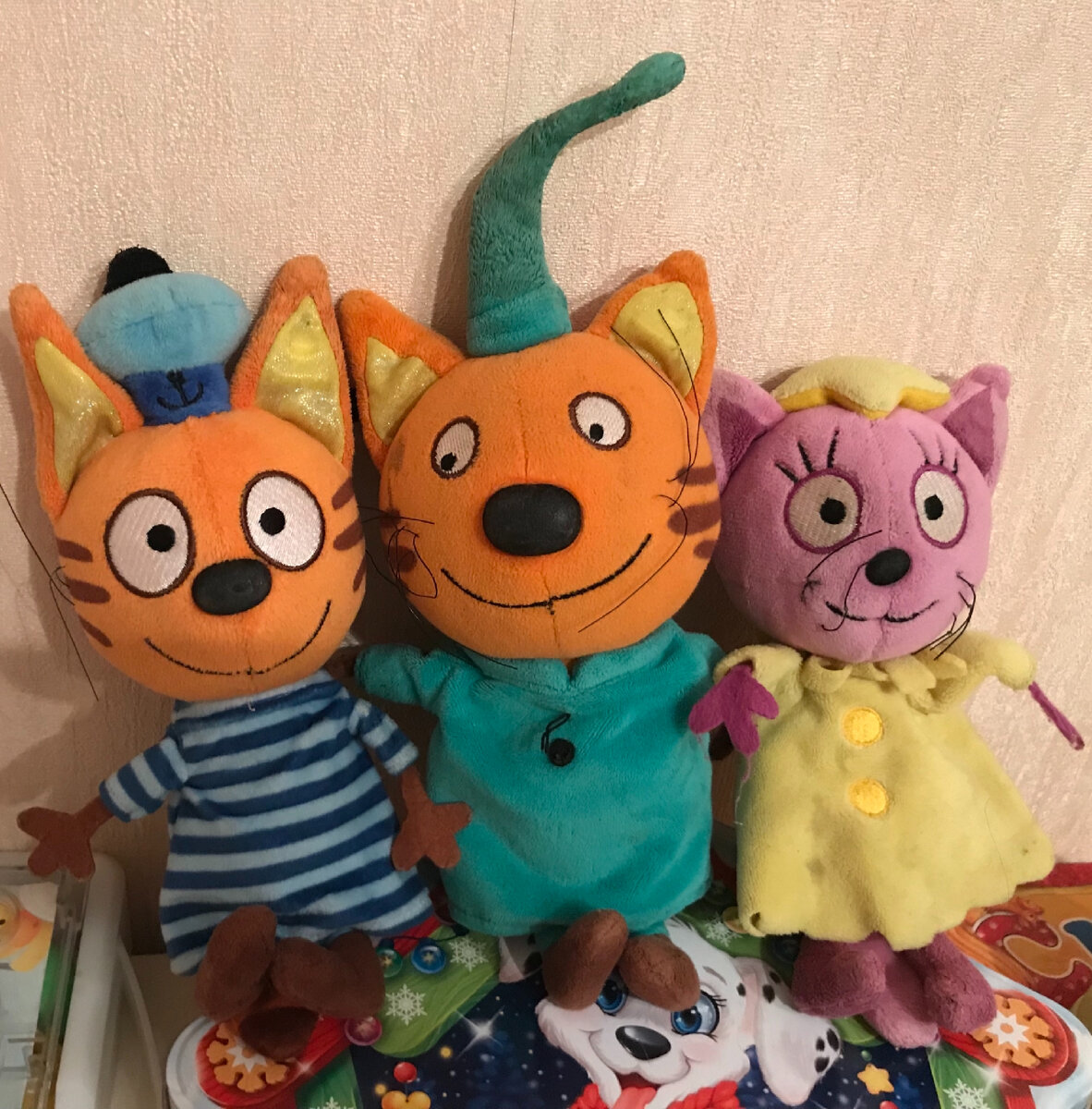 Три кота - любимые мультяшные герои моей дочки. 