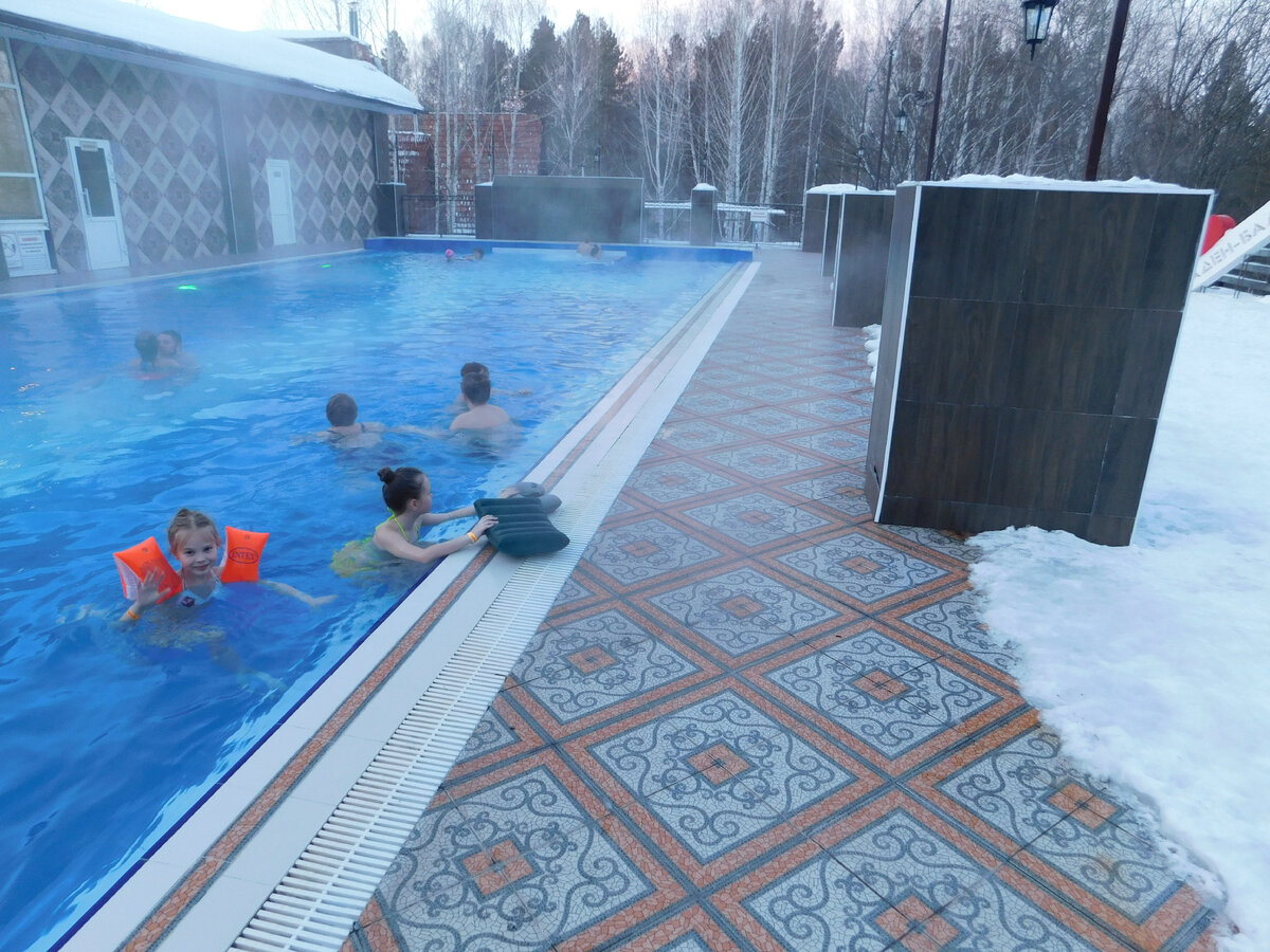 Бассейн в "Баден-Баден" в Реже. Фото автора.