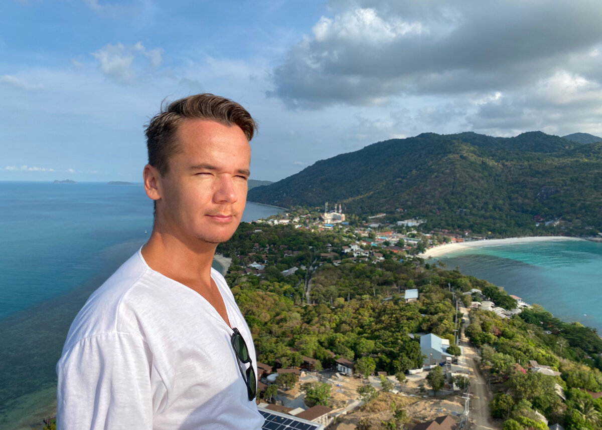 Порой нужно отдохнуть от всех дел и поехать в отпуск. Никто не может работать вечно.