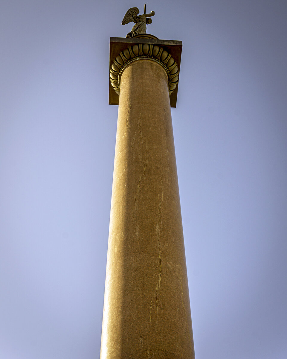 Фрагмент Александровской колонны. Фото: В.Кононов.