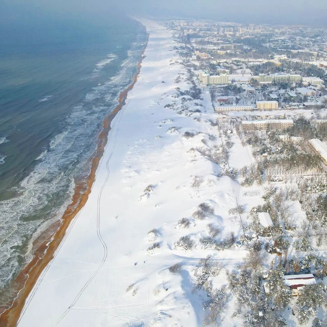 Пляж "Кавказ" (ниже на фото осталась речка Можепсин)