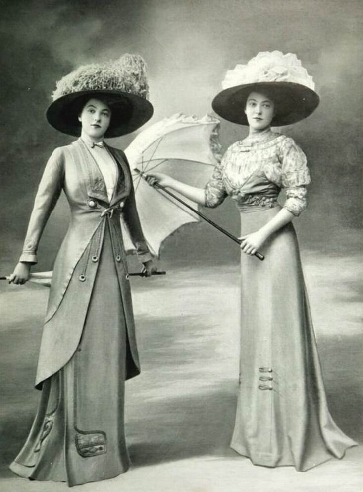 Костюм и платье для прогулок, 1909 год.