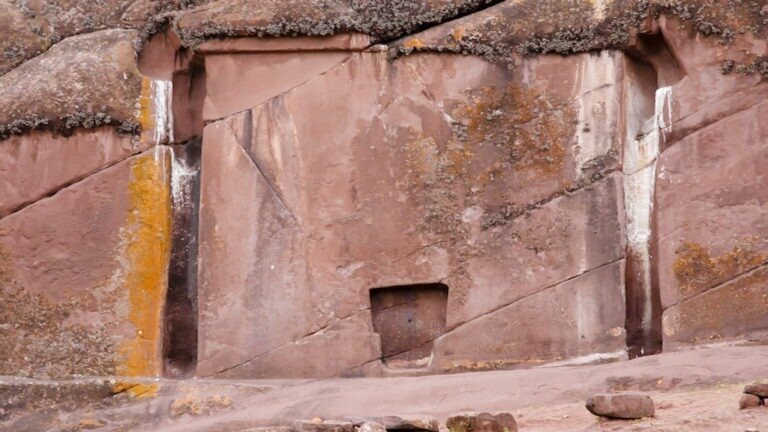 Врата богов, Хайю Марка (Перу)