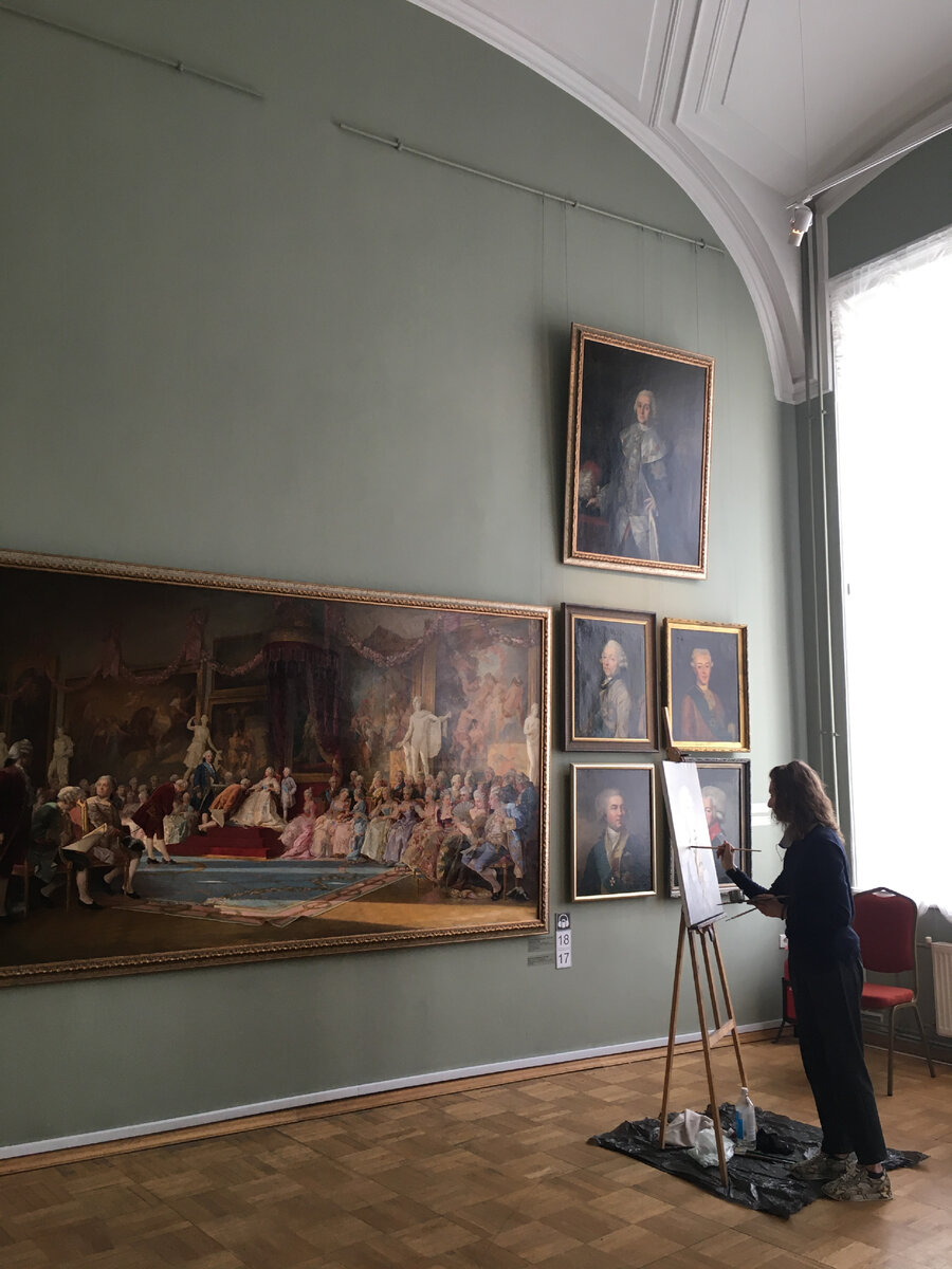 Студентка Академии художеств за работой