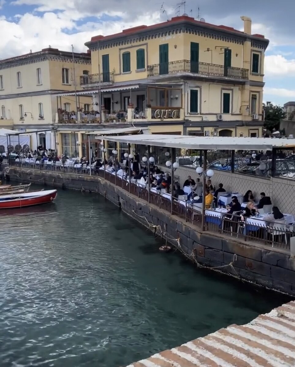 Borgo marinari в Неаполе (Фото взято из доступных источников сети интернет)