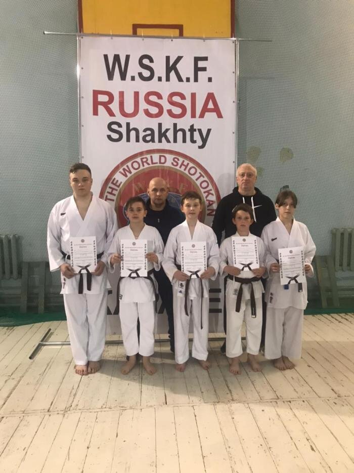    Николай Пискарёв, Андрей Захаров и спортсмены: Карунин Олег, Афонин Александр, Куликова Дарья, Пучков Владимир, Логачёв Макар.