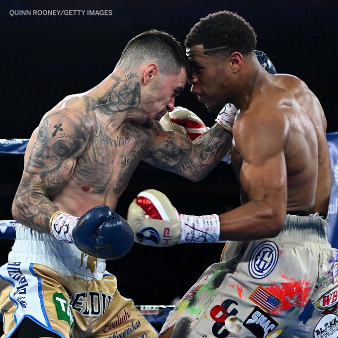 Джордж в бою с Дэвином пытается создать интригу .