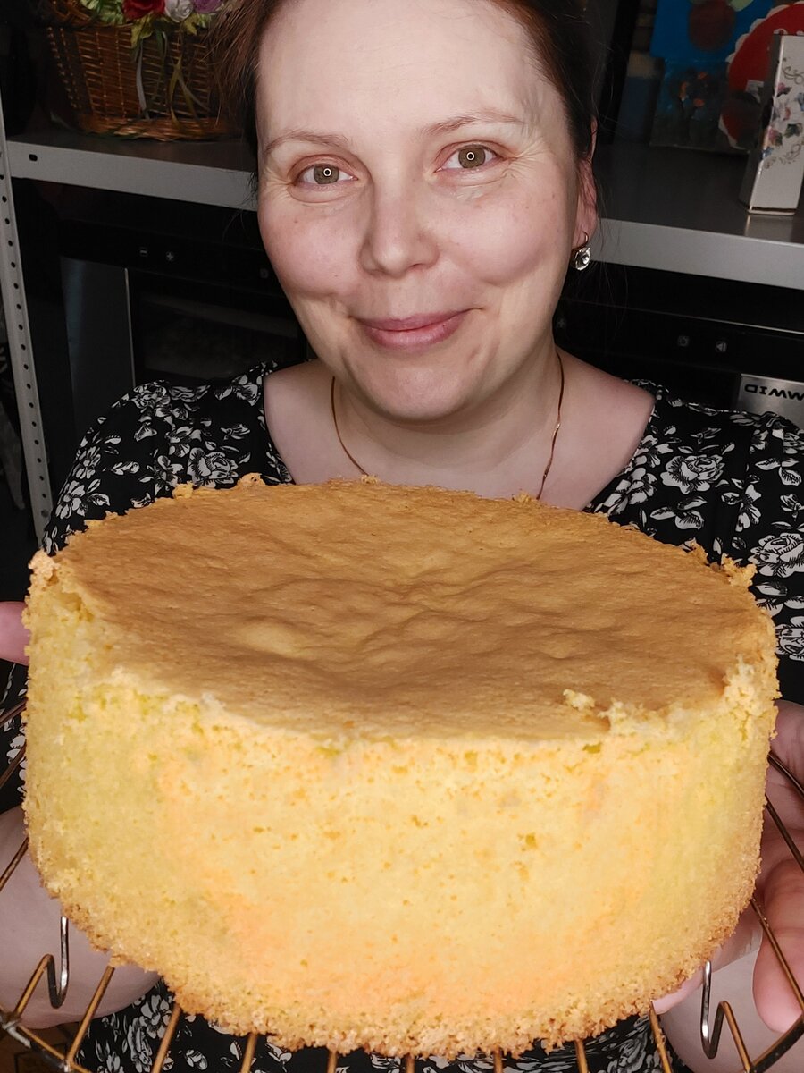 Бисквит получается очень пышным и вкусным