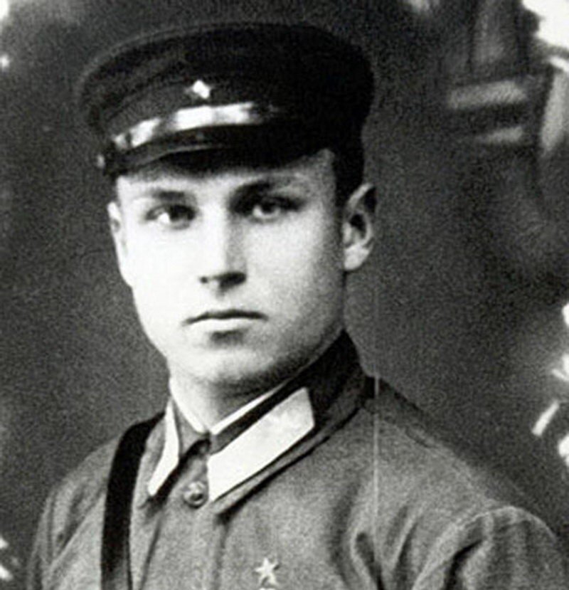Александр Константинович Горовец (1915 - 1943) источник фото: https://clck.ru/rdxCB