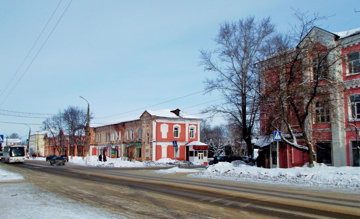 Улица Димитрова, Центральная улица города Собинки.