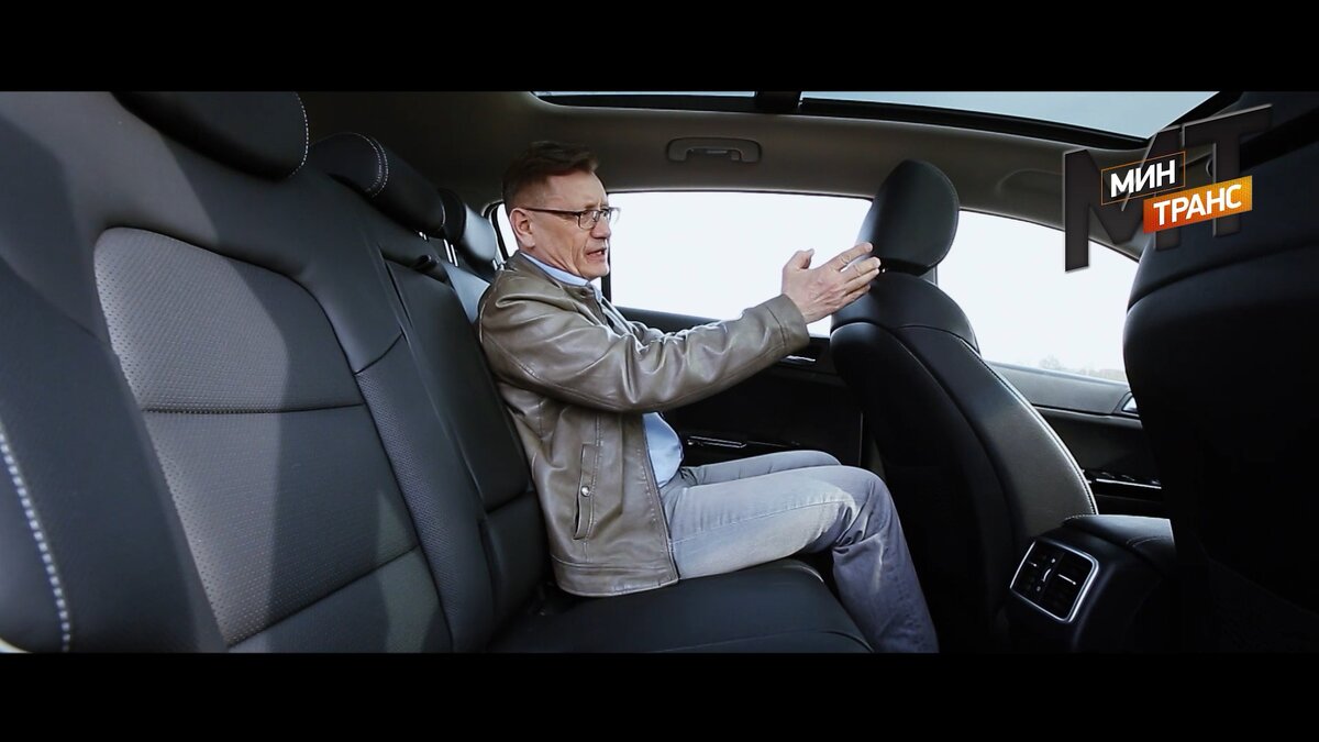 Субботин обнаружил отсутствие педалей на заднем ряду