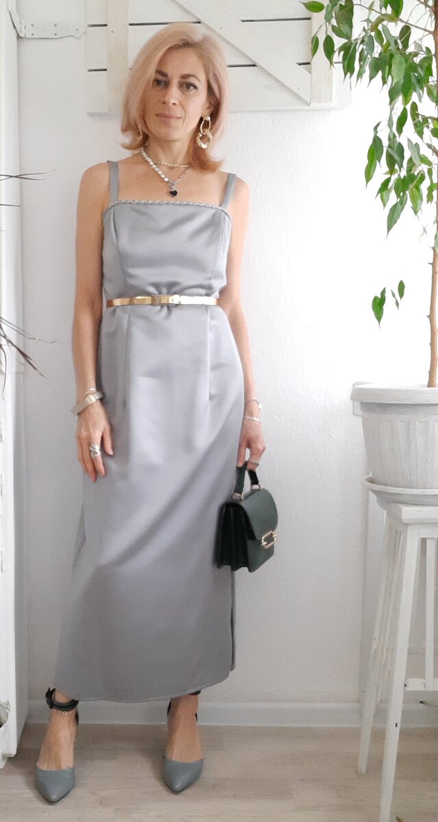 Платье из секонд-хэнда.