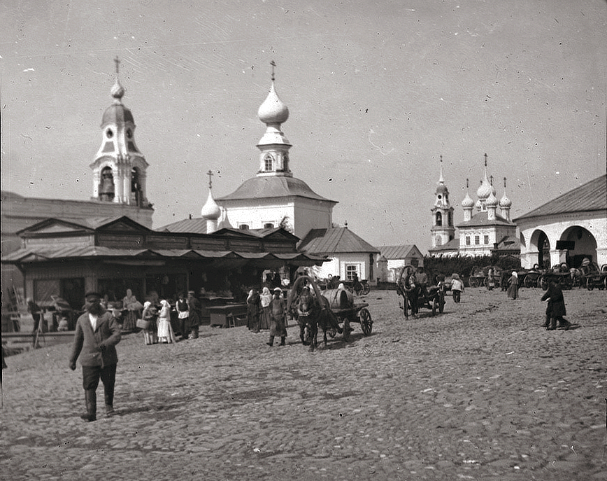 Церковь Иоанна Предтечи и Петропавловская церковь