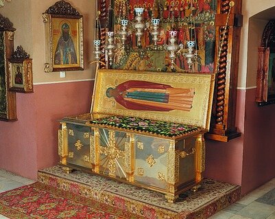 Рака с мощами прп. Афанасия Высоукого Младшего. Ц. Покрова Божией Матери в Высоцком Серпуховском мон-ре. 