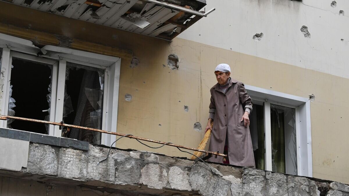    Последствие обстрела со стороны ВСУ в Донецке© РИА Новости