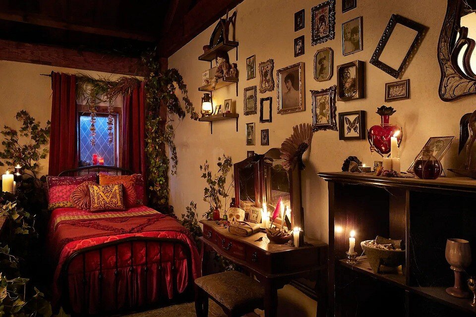       Airbnb/The Hocus Pocus Cottage