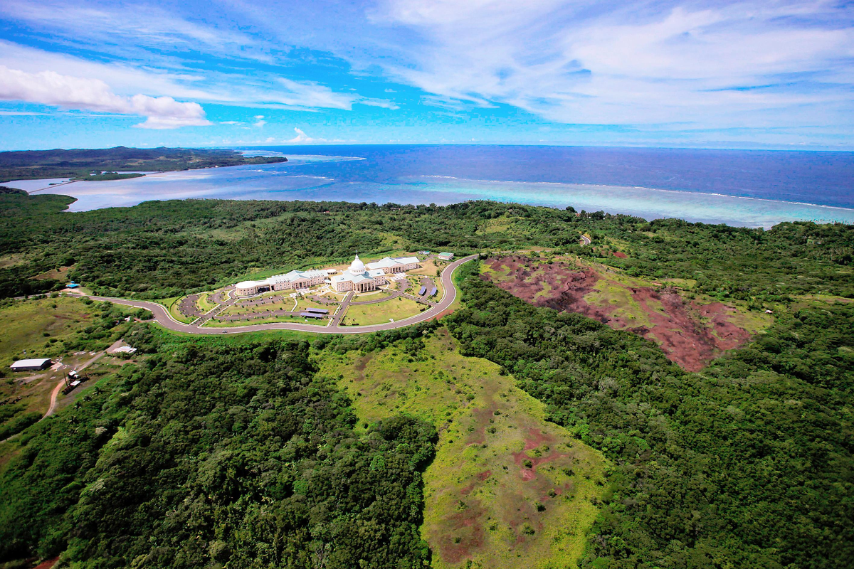 Крошечное тихоокеанское государство Палау призвало Соединенные Штаты построить военные базы на своей территории, которая находится в регионе, где Вашингтон сопротивляется растущим попыткам влияния Китайской Народной Республики (КНР).