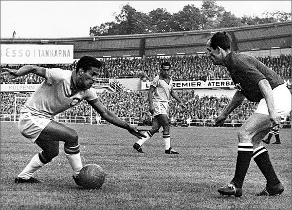 СССР - Бразилия - 0:2. Советские футболисты впервые в жизни увидели подобные трюки с мячом