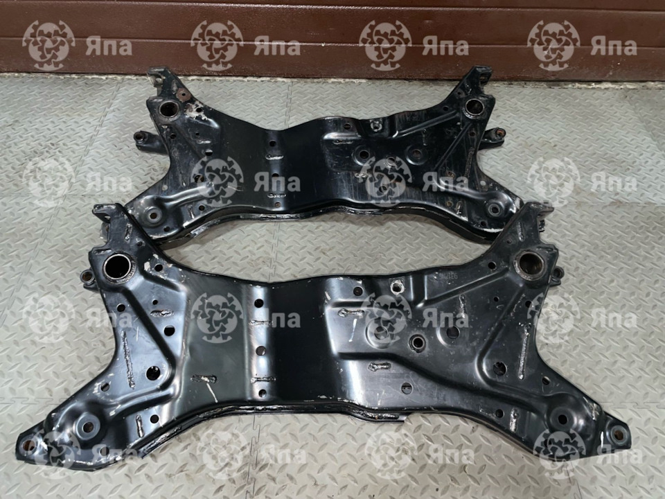 Подрамник Мицубиси Аутлендер