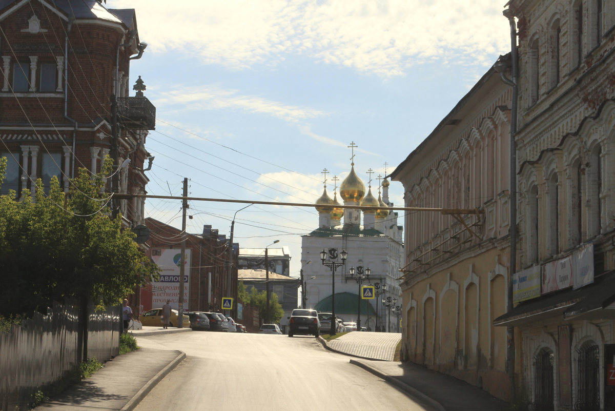 Родина ПАЗиков и лимонов. Гуляем по городу на Оке.